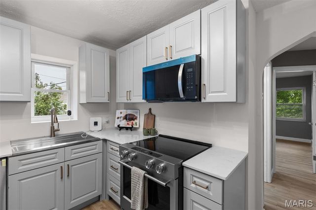 9938 Coventry Lane, Affton, MO 63123