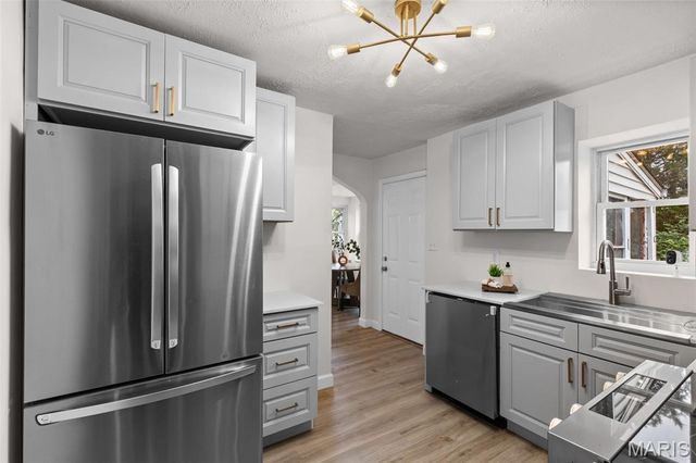 9938 Coventry Lane, Affton, MO 63123