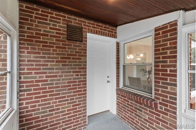 9938 Coventry Lane, Affton, MO 63123