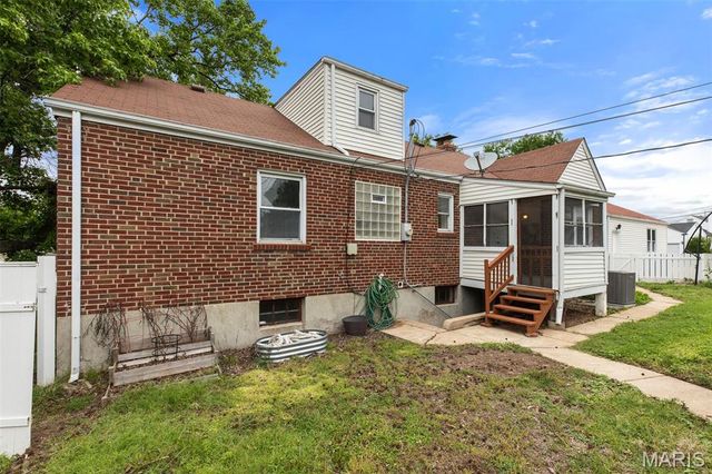 9938 Coventry Lane, Affton, MO 63123