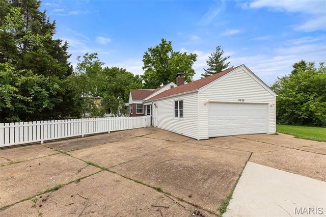 9938 Coventry Lane, Affton, MO 63123