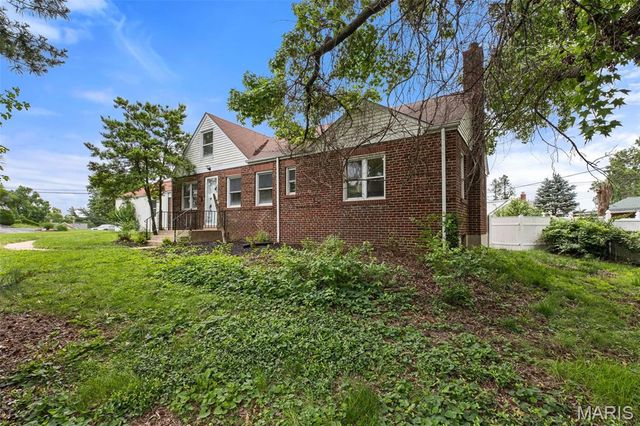 9938 Coventry Lane, Affton, MO 63123