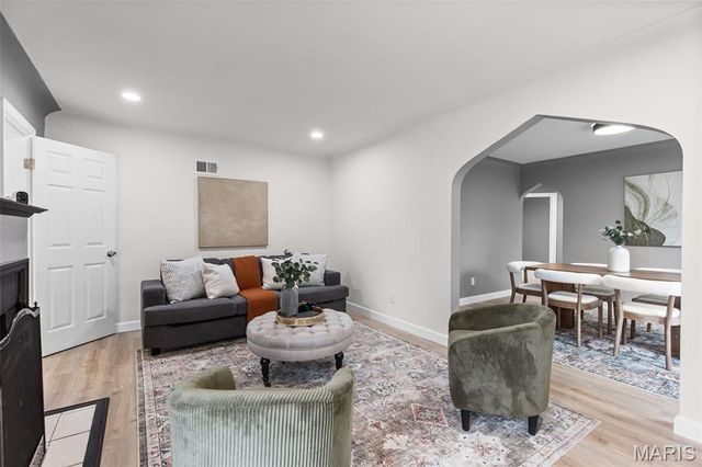 9938 Coventry Lane, Affton, MO 63123