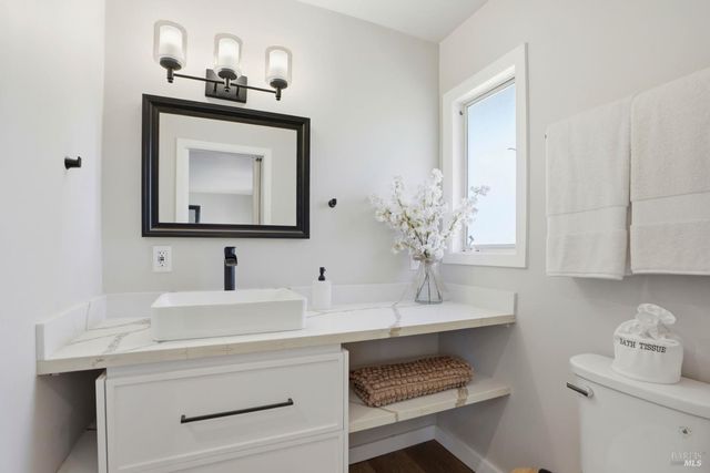 28 Washington St, Novato, CA 94947