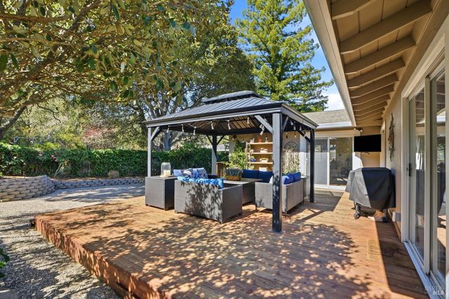 28 Washington St, Novato, CA 94947