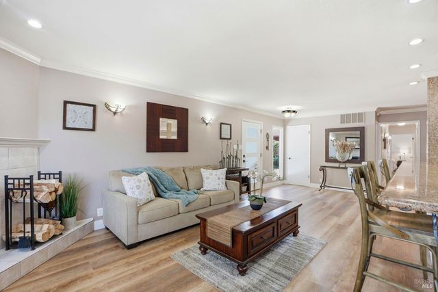 28 Washington St, Novato, CA 94947