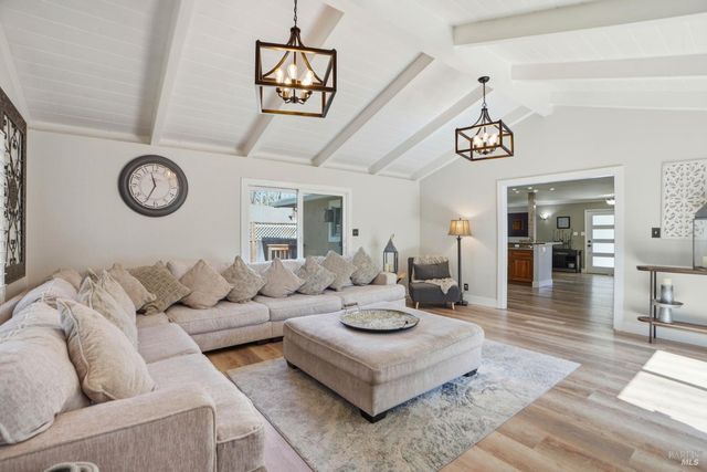 28 Washington St, Novato, CA 94947