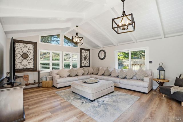 28 Washington St, Novato, CA 94947