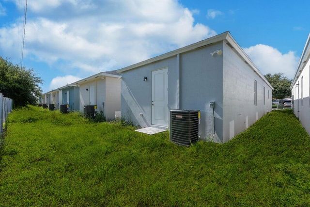 2689 Hiawatha Avenue, Westgate, West Palm Beach, FL 33409