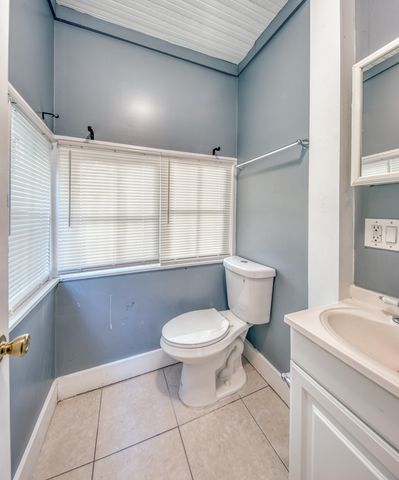 225 S K Street Main, Lake Worth Beach, FL 33460