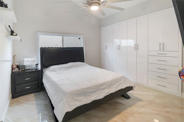 16183 NW 15th St, Pembroke Pines, FL 33028