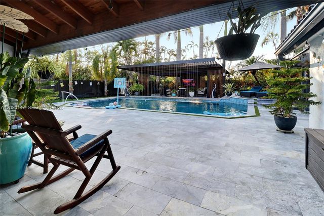 16183 NW 15th St, Pembroke Pines, FL 33028