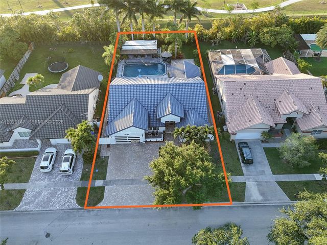 16183 NW 15th St, Pembroke Pines, FL 33028