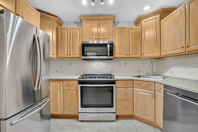 92 Dogwood Ln 92, Agawam, MA 01001