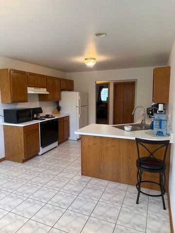 188 Cedarwood Drive, Steger, IL 60475