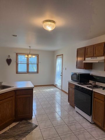 188 Cedarwood Drive, Steger, IL 60475