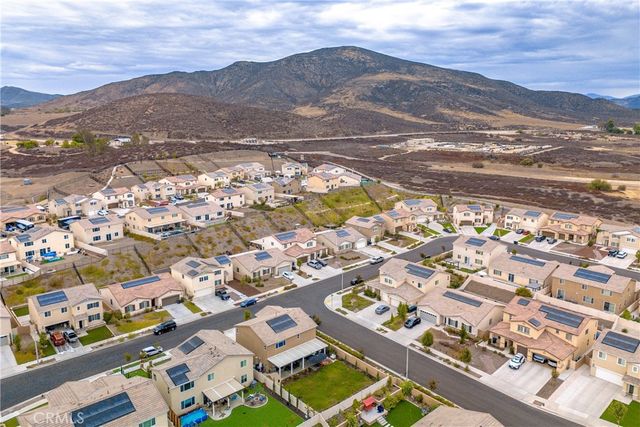 33063 Table Rock Drive, Winchester, CA 92596