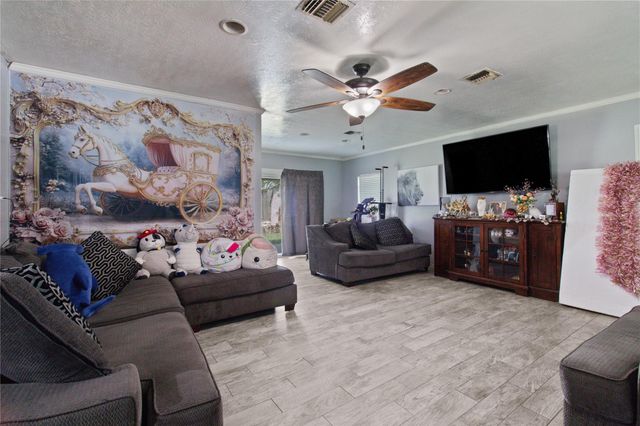 5702 Wood Creek Way, Houston, TX 77017