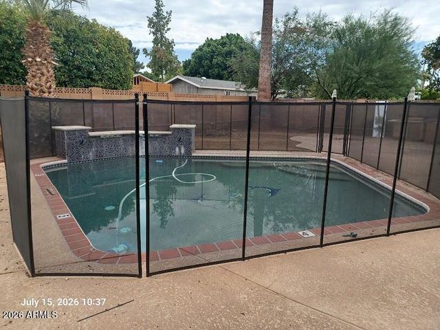 322 E CLAREMONT Street, Phoenix, AZ 85012