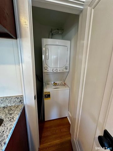 336 Federal Road 2nd floor, Brookfield, CT 06804