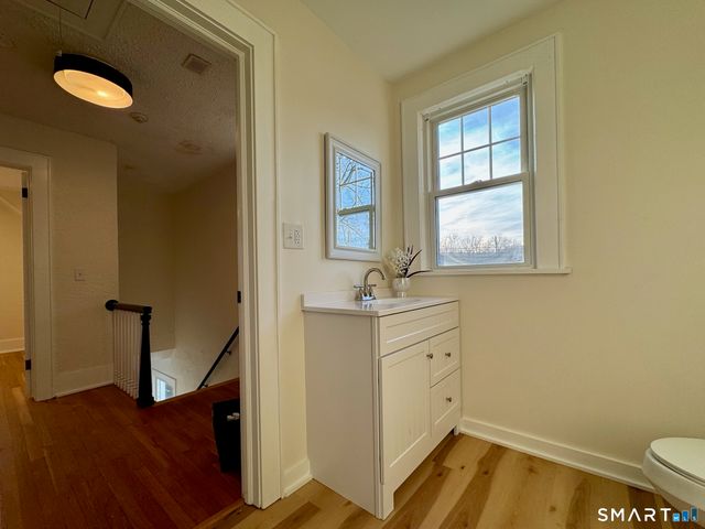 336 Federal Road 2nd floor, Brookfield, CT 06804