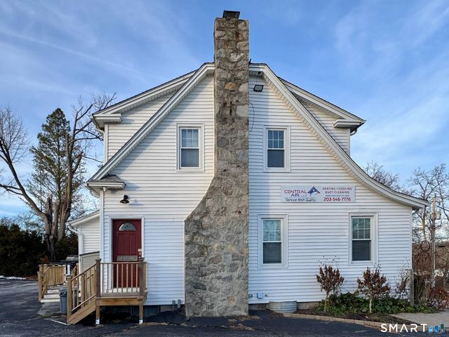 336 Federal Road 2nd floor, Brookfield, CT 06804