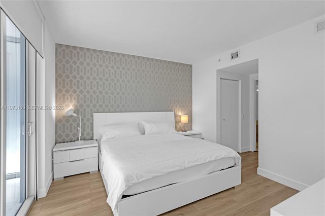 1300 Brickell Bay Dr 903, Miami, FL 33131