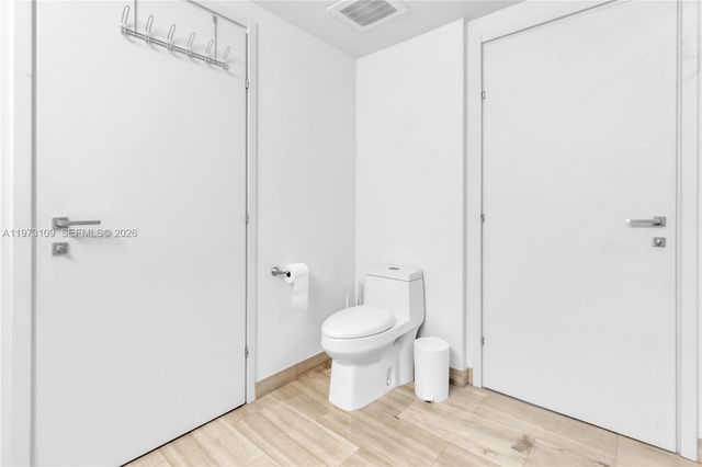 1300 Brickell Bay Dr 903, Miami, FL 33131