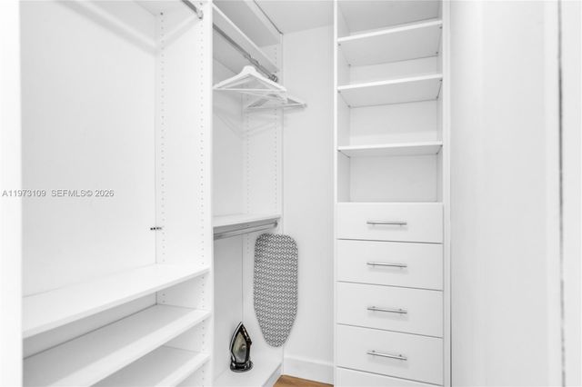 1300 Brickell Bay Dr 903, Miami, FL 33131