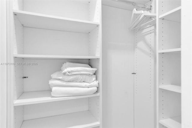 1300 Brickell Bay Dr 903, Miami, FL 33131