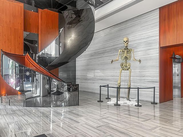 1300 Brickell Bay Dr 903, Miami, FL 33131