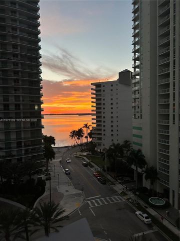 1300 Brickell Bay Dr 903, Miami, FL 33131