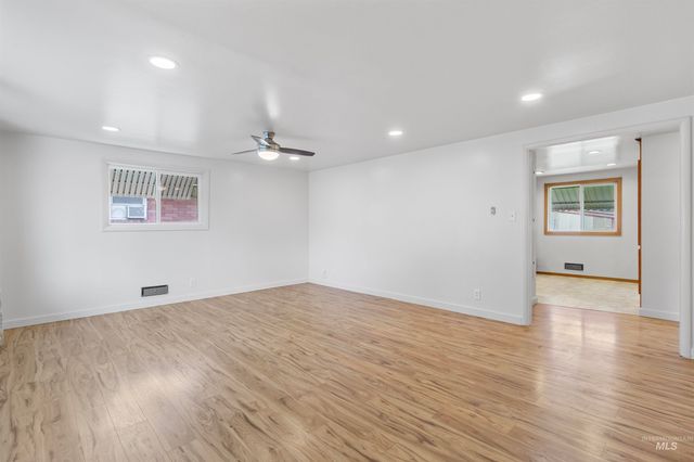 367 Ostrander St N, Twin Falls, ID 83301