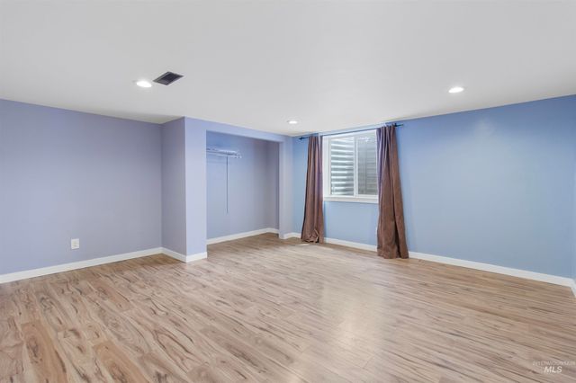 367 Ostrander St N, Twin Falls, ID 83301