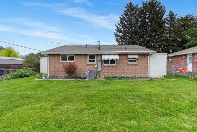 367 Ostrander St N, Twin Falls, ID 83301