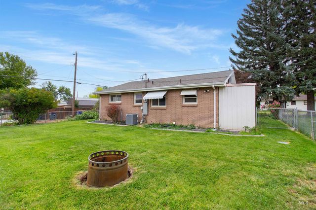 367 Ostrander St N, Twin Falls, ID 83301