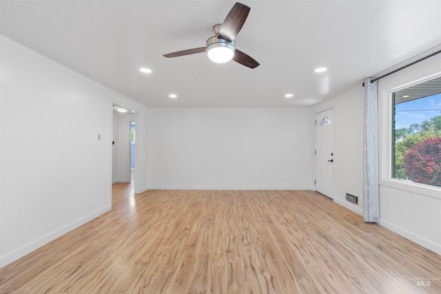 367 Ostrander St N, Twin Falls, ID 83301
