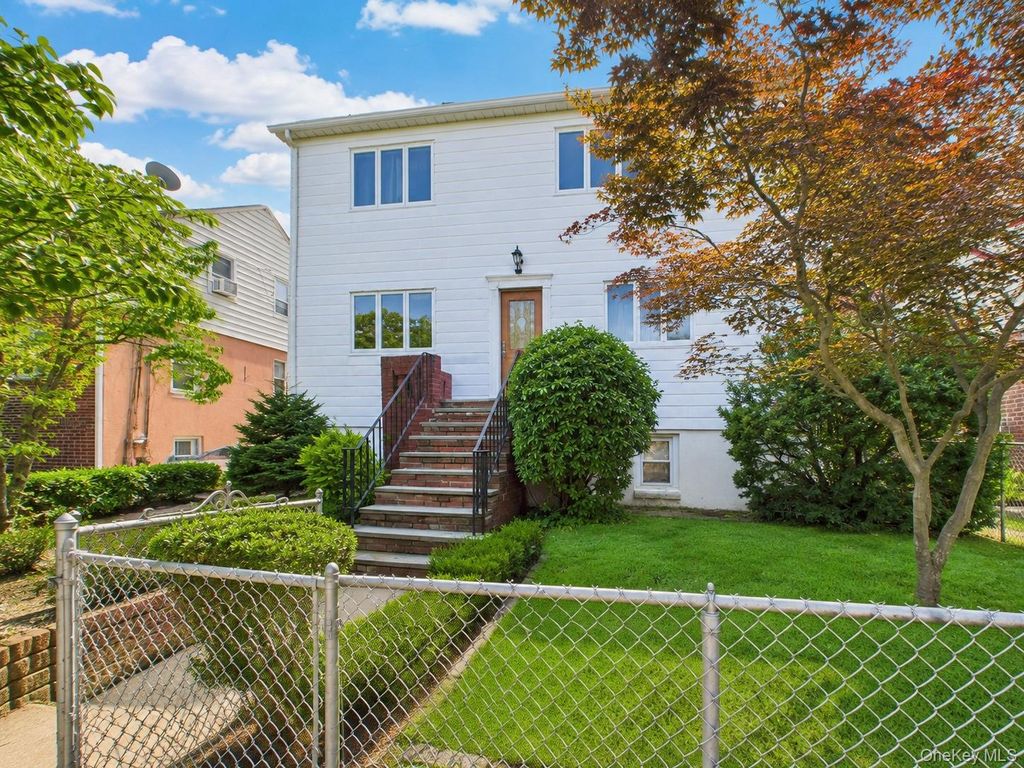 33 Juniper Road, Port Washington, NY 11050 — photo 2