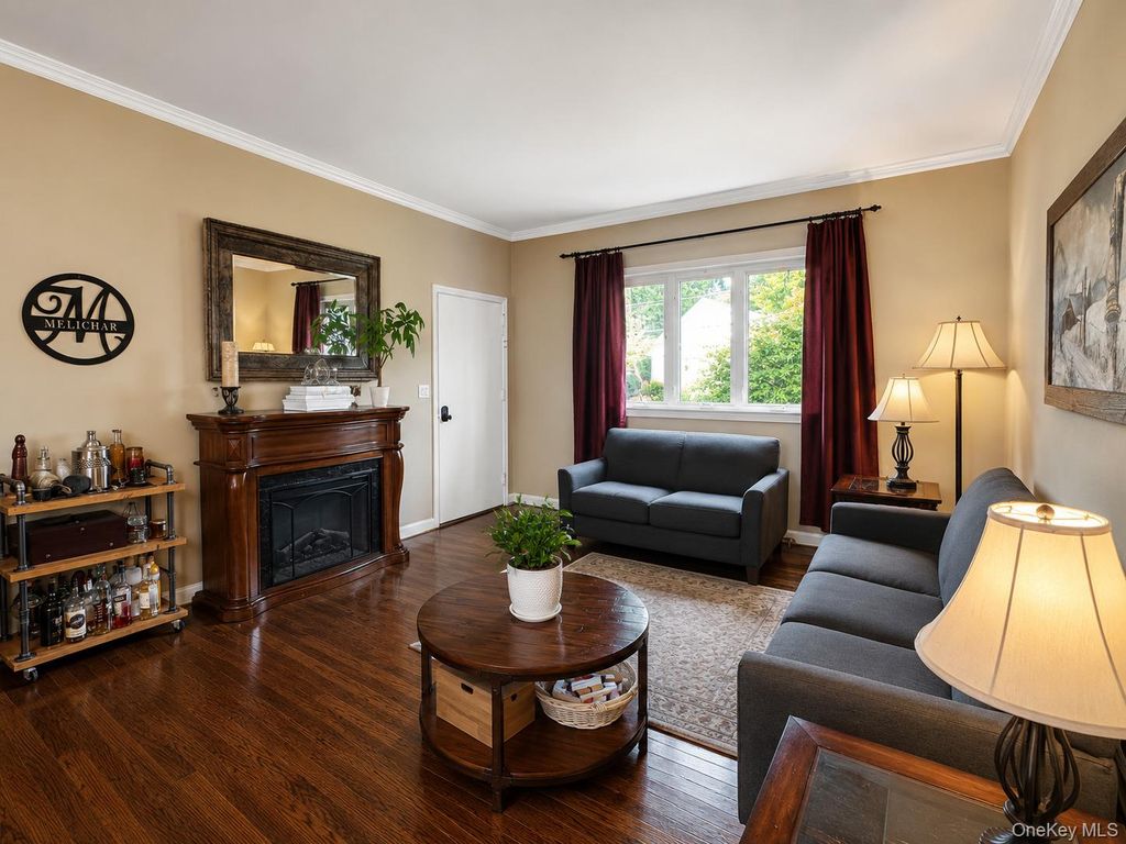 33 Juniper Road, Port Washington, NY 11050 — photo 3