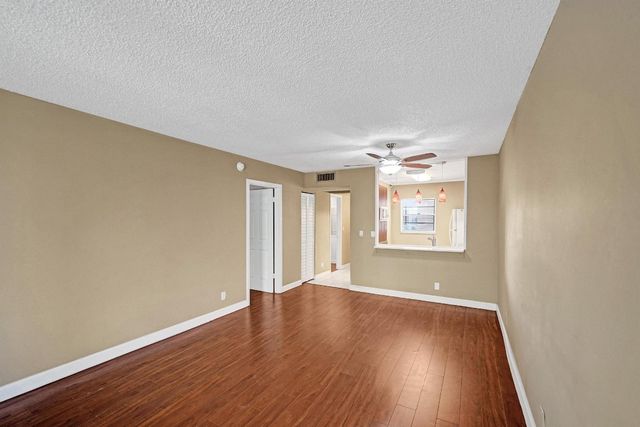 9235 Lagoon Place 308, Davie, FL 33324