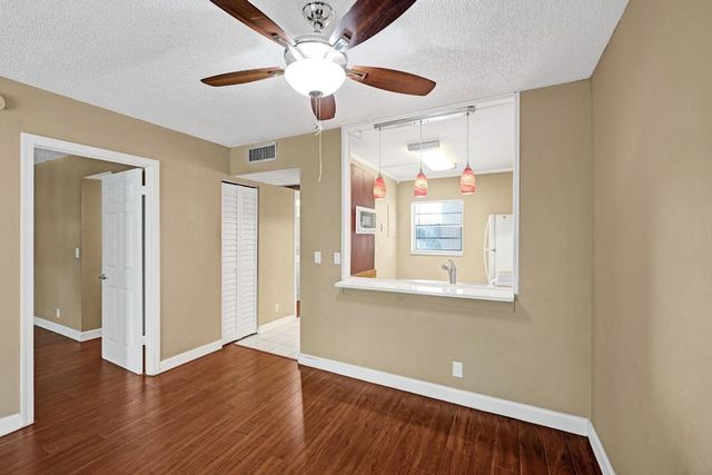 9235 Lagoon Place 308, Davie, FL 33324