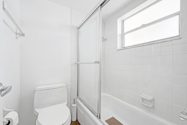 9235 Lagoon Place 308, Davie, FL 33324