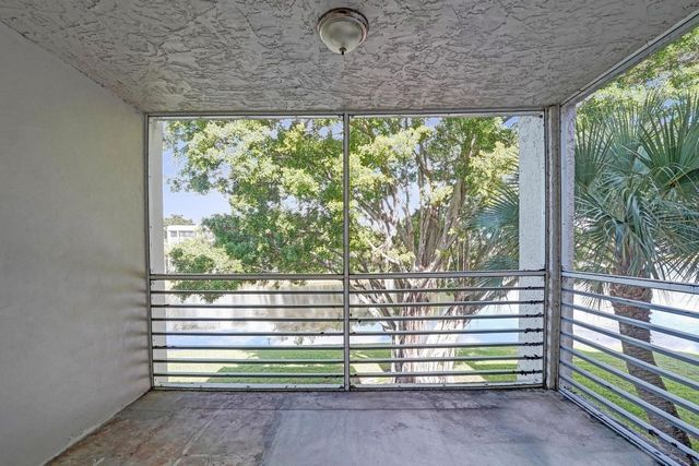 9235 Lagoon Place 308, Davie, FL 33324