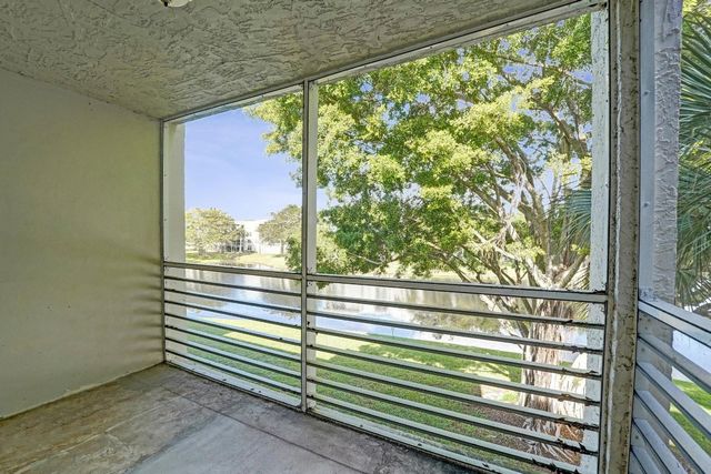9235 Lagoon Place 308, Davie, FL 33324