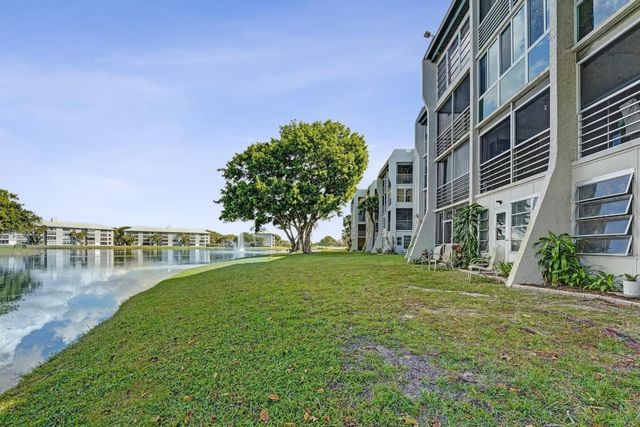 9235 Lagoon Place 308, Davie, FL 33324