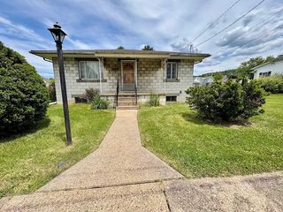 407 Vine St, Connellsville, PA 15425