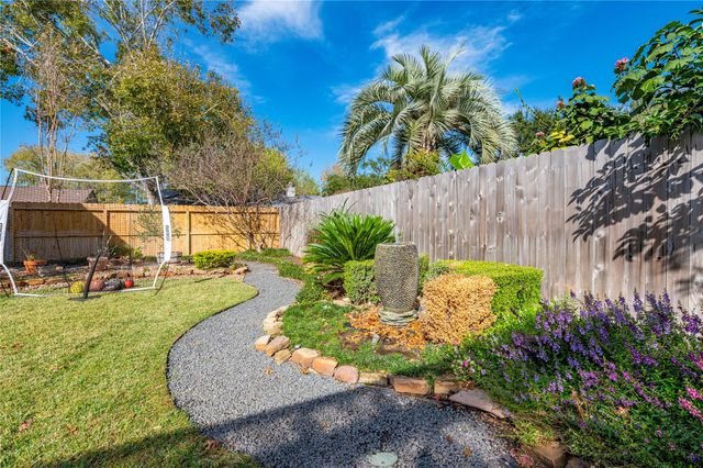 603 Chedworth Drive, Houston, TX 77062