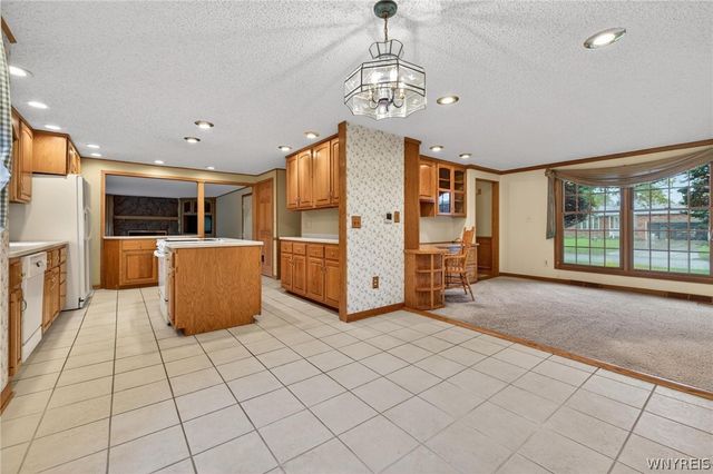 75 Pine Court North, West Seneca, NY 14224