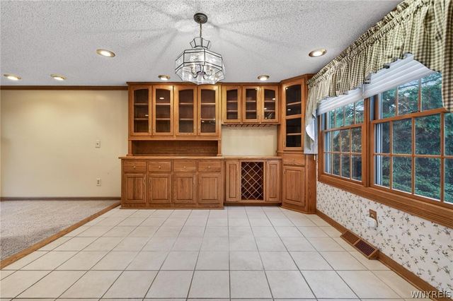 75 Pine Court North, West Seneca, NY 14224