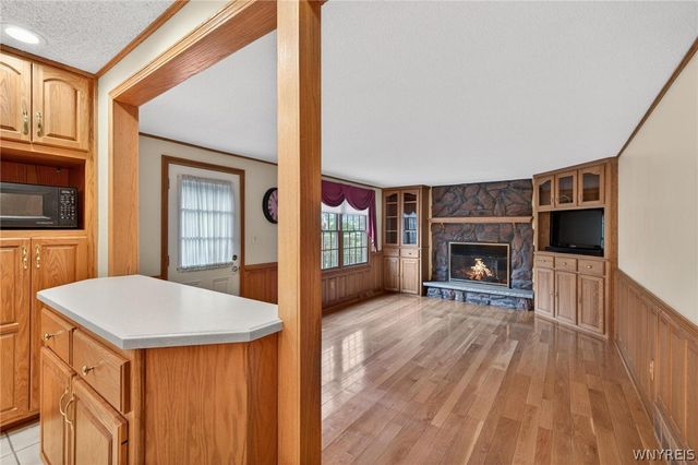 75 Pine Court North, West Seneca, NY 14224